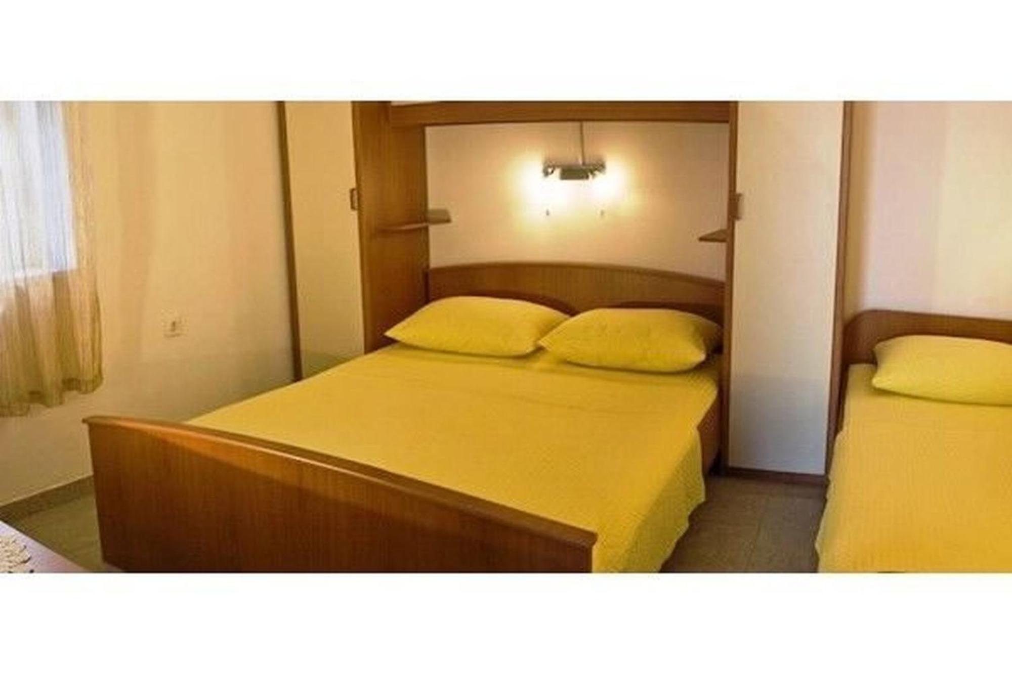 Apartments And Rooms Florijan Klek Extérieur photo
